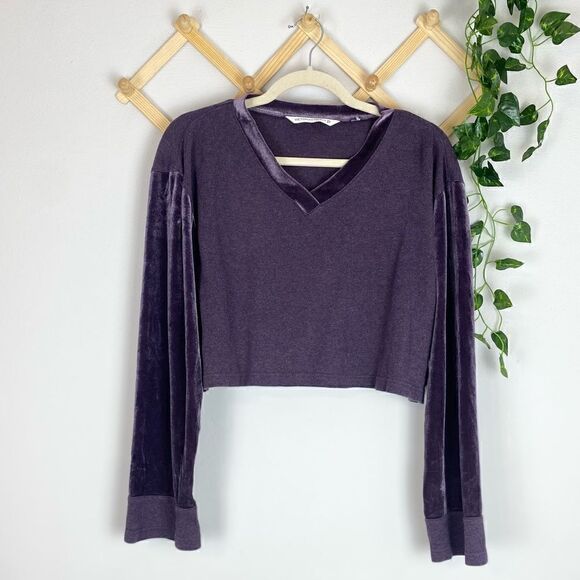 VINTAGE VICTORIA SECRET Velvet Sleeve Crop Top G194 - Picture 1 of 5